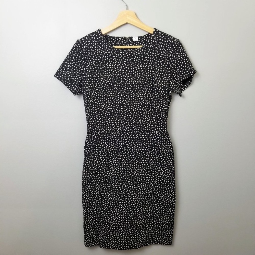 Old Navy Form Fitting Leopard Print Dress